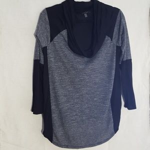Mint condition turtleneck black and gray